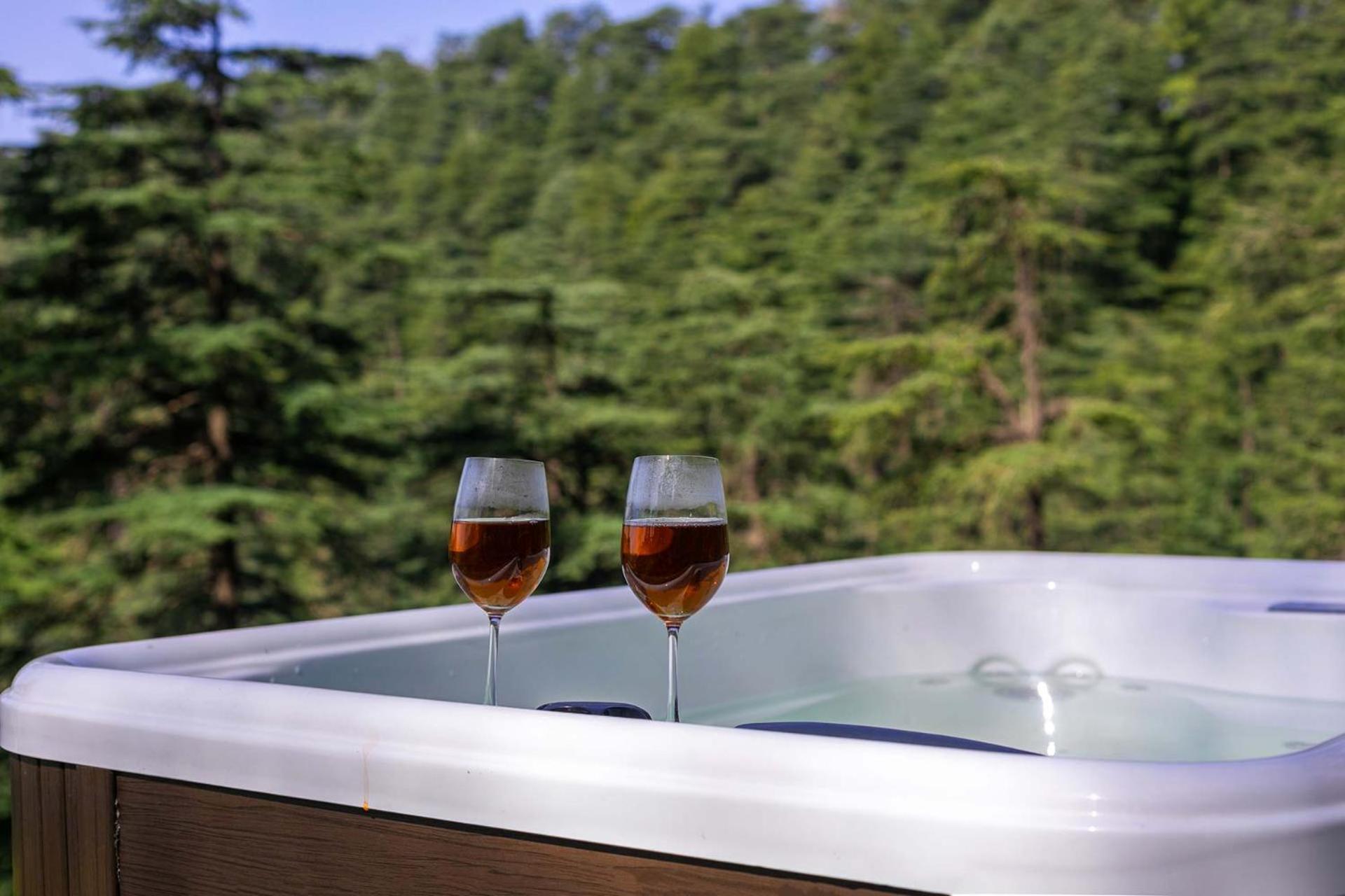 Stayvista At Pine Estate With Outdoor Jacuzzi Shimla Dış mekan fotoğraf